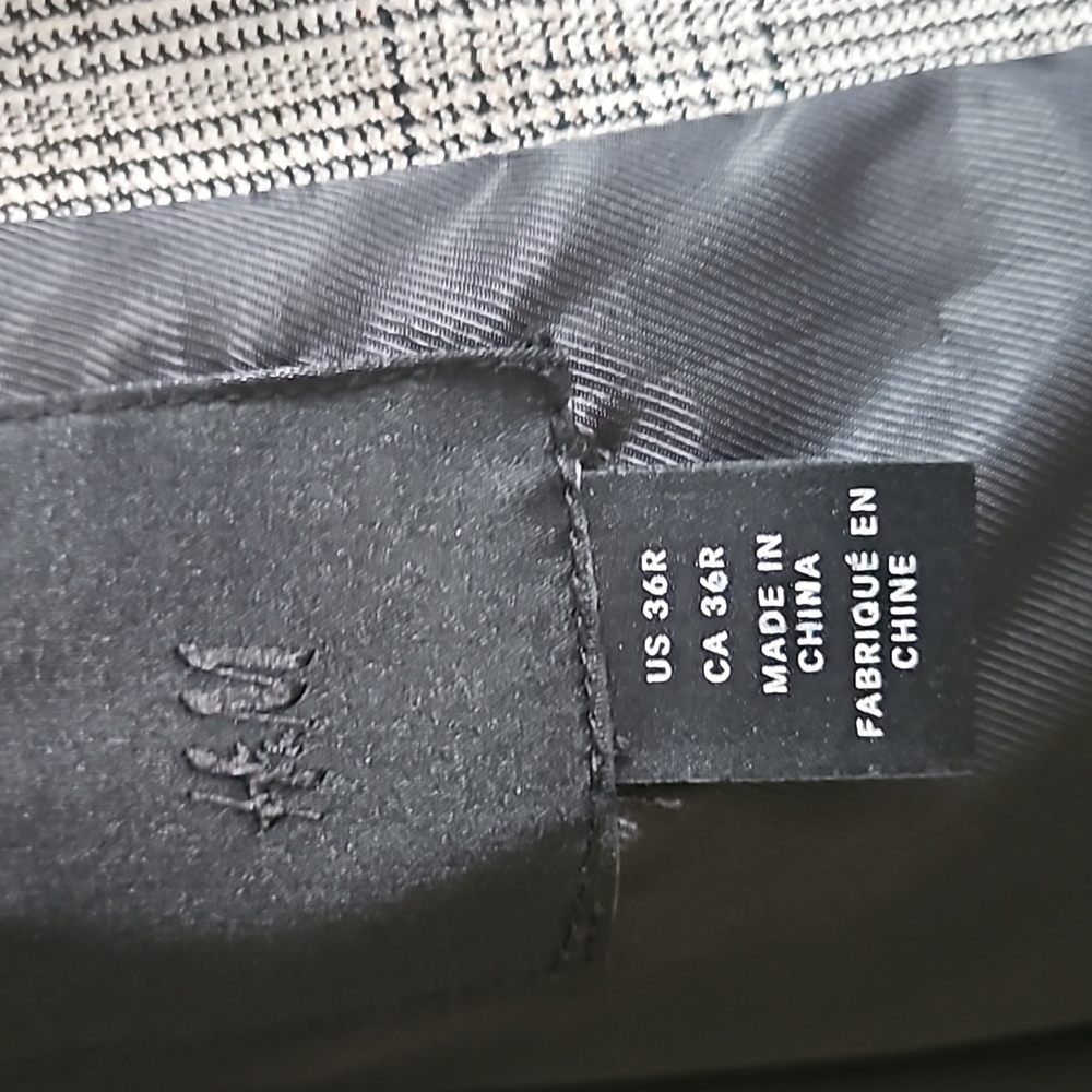 H&M fall/ spring coat. - Picture 2 of 8